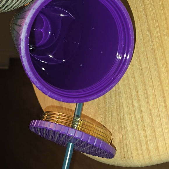 Starbucks Cold Beverage 24 oz Cup! - Picture 5 of 5